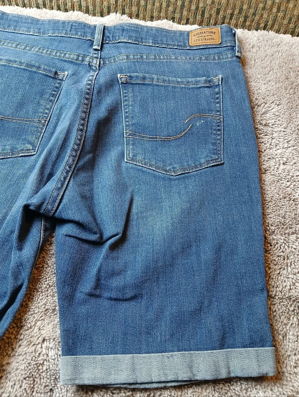 Signature by Levi Strauss Mid-Rise Bermuda Shorts Women's Size 12 / W31
